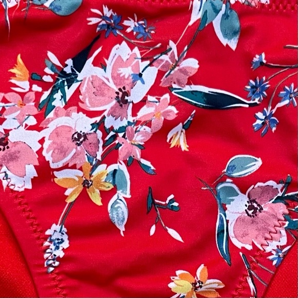 Jessica Simpson Chantily Lace Hipster Bikini Bottoms - Picture 6 of 8